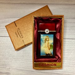 Запальничка в подарунковій коробці дівчина (Турбо полум'я, миготлива, музична) FASHION №1747-2 1747-2 фото