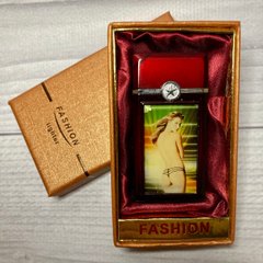 Запальничка в подарунковій коробці дівчина (Турбо полум'я, миготлива, музична) FASHION №1747-5 1747-5 фото