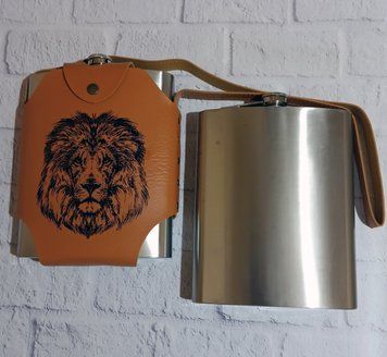Большая Фляга в чехле из эко кожи на ремне Лев 🦁 1.4л для охотника или рыбака D526 D526 фото