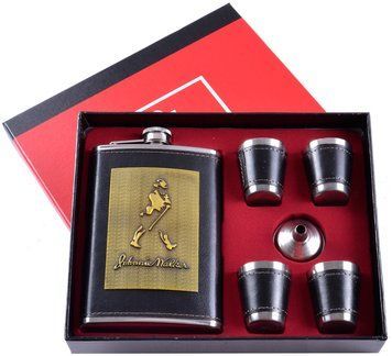 Подарочный набор 6в1 фляга с набойкой 'Johnnie Walker' (обтянута кожей), 4 рюмки, лейка TZ-5 TZ-5-Johnnie-Walker фото
