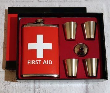 Подарочный набор с флягой для алкоголя и рюмками FIRST AID D492 D492 фото
