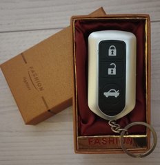 Запальничка в подарунковій коробці Брелок-ключ авто 'FASHION' (Турбо полум'я 🚀) D150 D150 фото