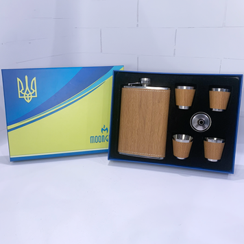 Подарочный набор с флягой 9 oz (270 мл), 4 рюмками по 30 мл и лейкой Moongrass (дерево) TZ-53 TZ-53 фото