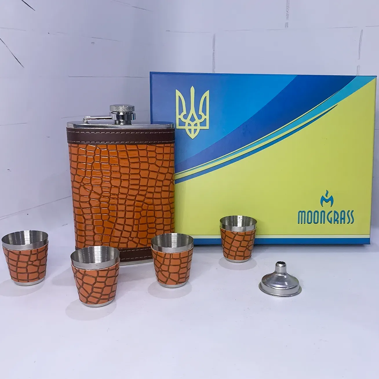 Подарунковий набір з флягою та чарками крокодил Moongrass